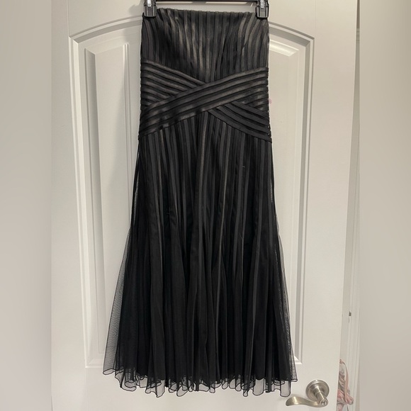 White House Black Market Fit And Flare Black evening cocktail Dress tulle Size 2 - Picture 1 of 6